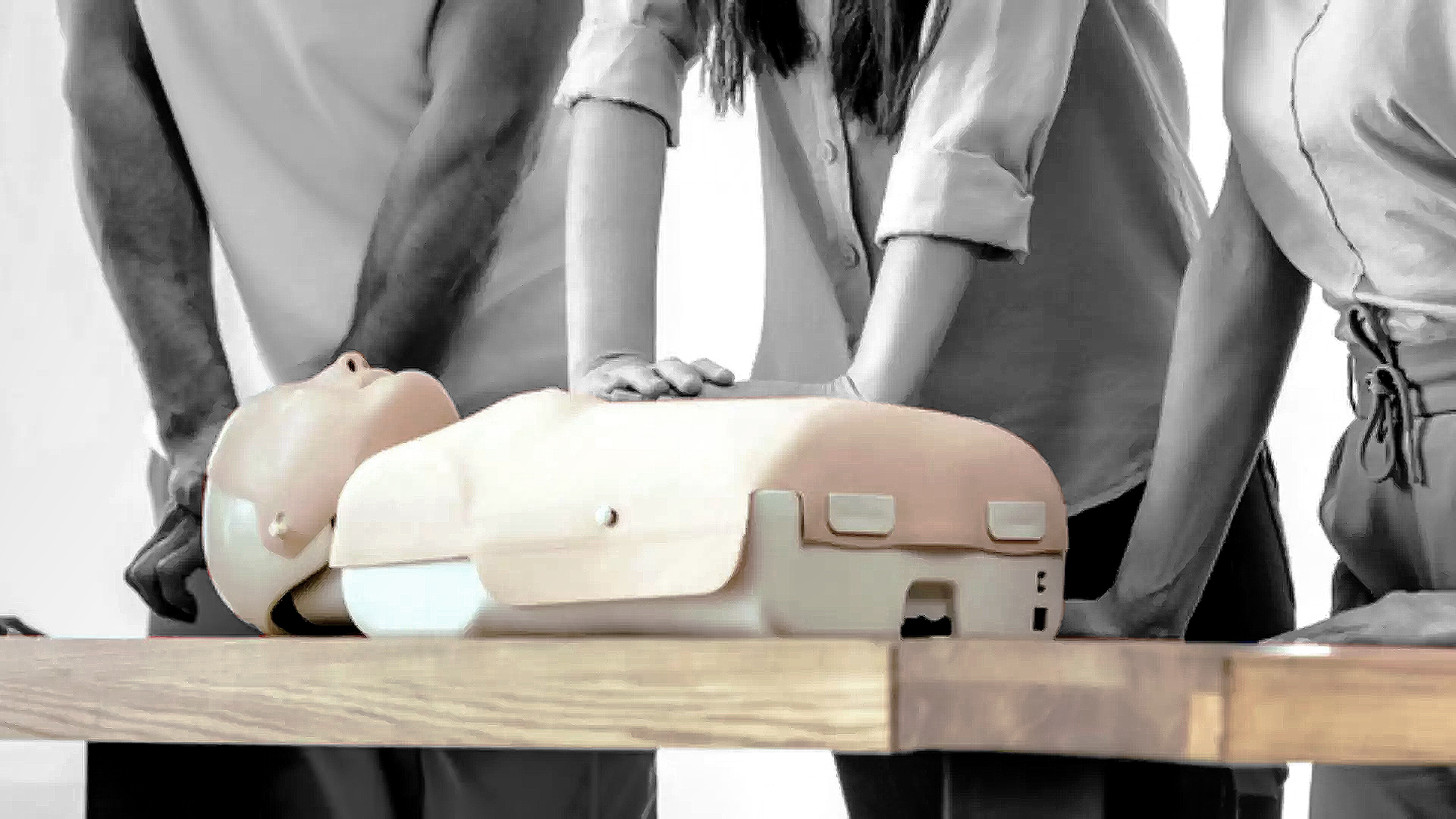 Top 5 Reasons to Choose Titan Health and Safety for First Aid Training in Calgary